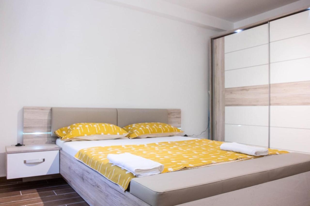 Campi D'Oro Apartment Kotor Bagian luar foto