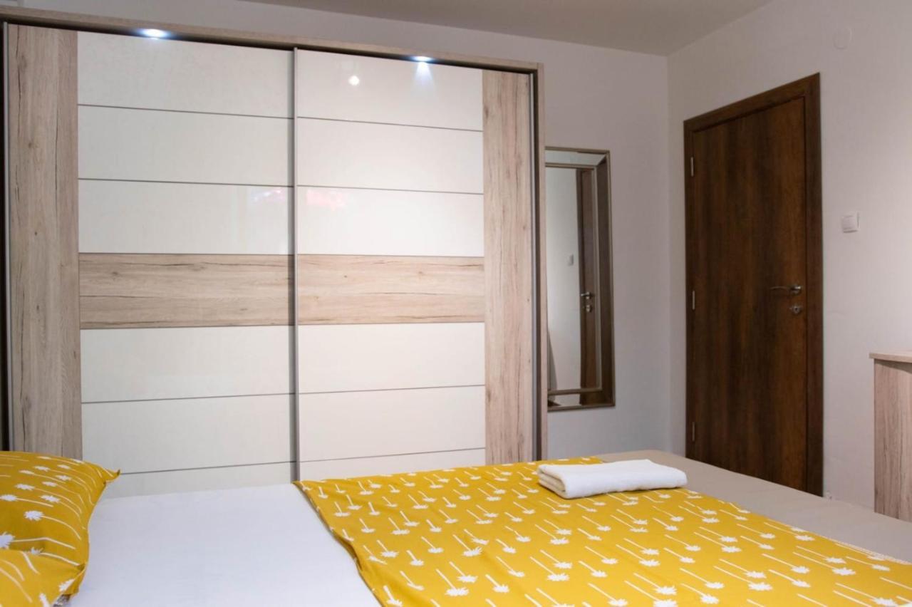 Campi D'Oro Apartment Kotor Bagian luar foto
